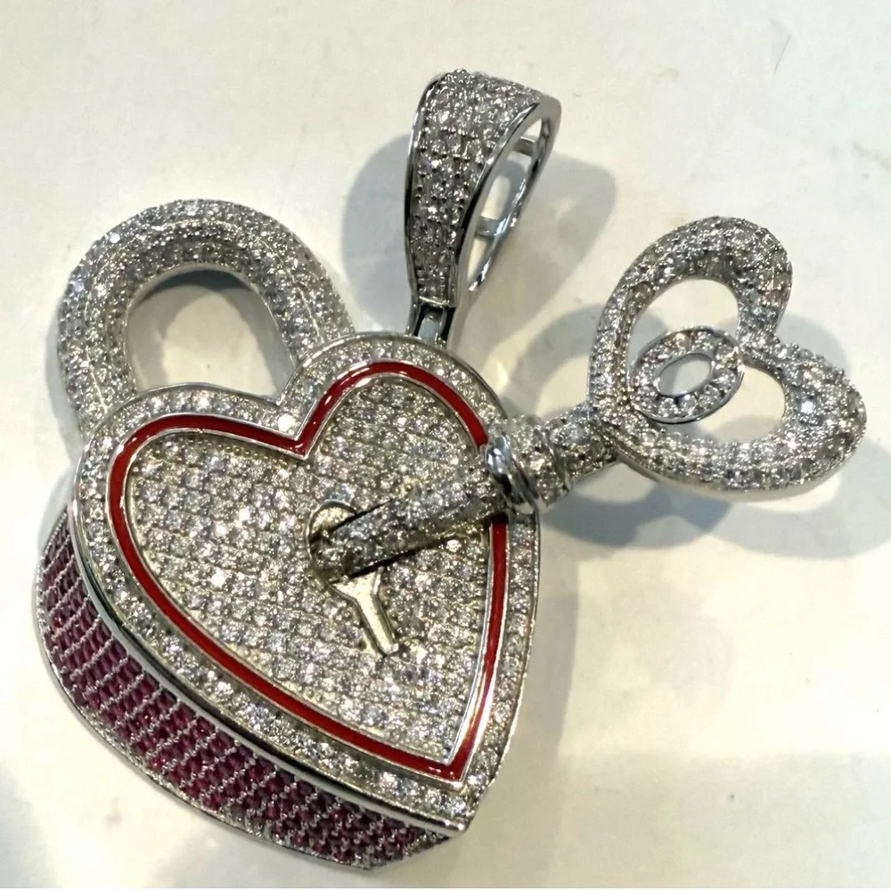 SWAROVSKI Sterling HEART & KEY Brooch Pin 3-D